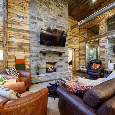 Ember Skye Cabin - 2 Bdr & Bunk Nook/2.5 Bath Broken Bow Esterno foto