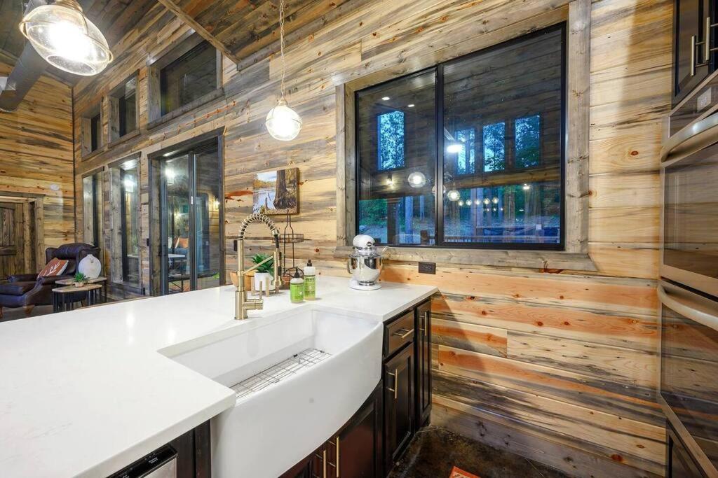 Ember Skye Cabin - 2 Bdr & Bunk Nook/2.5 Bath Broken Bow Esterno foto